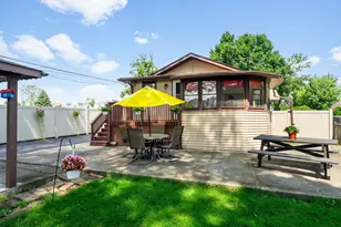 1087 Rose Ave, Des Plaines, IL 60016 - Photo 14