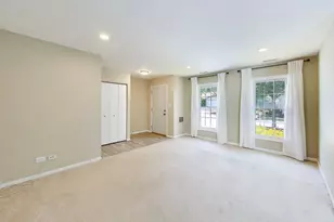 106 Regency Dr, Lombard, IL 60148 - Photo 8