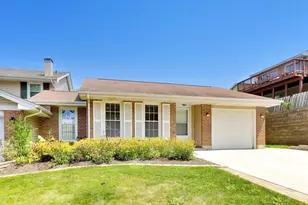 106 Regency Dr, Lombard, IL 60148 - Photo 1