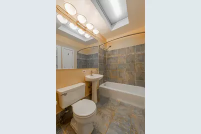 754 W California Terrace #2, Chicago, IL 60657 - Photo 18