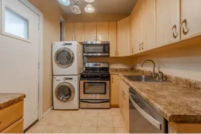 754 W California Terrace #2, Chicago, IL 60657 - Photo 8
