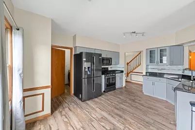 10930 Jodan Drive, Oak Lawn, IL 60453 - Photo 14