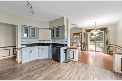 10930 Jodan Drive, Oak Lawn, IL 60453 - Photo 12