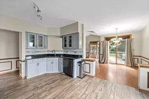 10930 Jodan Dr, Oak Lawn, IL 60453 - Photo 12