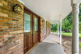 1718 Jacoby Pl, Rockford, IL 61107 - Photo 6