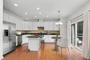 600 S Jade Ln, Round Lake, IL 60073 - Photo 4