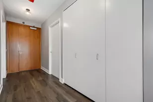 501 N Clinton St, Chicago, IL 60654 - Photo 2