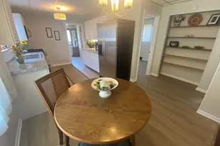 2734 W 98th Pl, Evergreen Park, IL 60805 - Photo 10