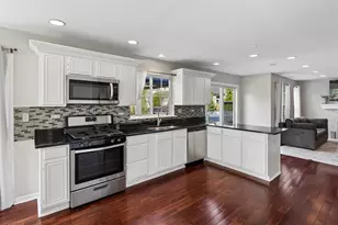 1344 Batavia Ct, Bartlett, IL 60103 - Photo 6