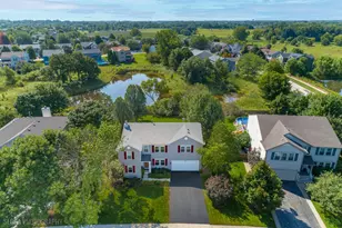402 Hubbard Ln, Lake Villa, IL 60046 - Photo 2