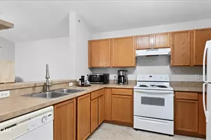 124 Bertram Dr, Yorkville, IL 60560 - Photo 8