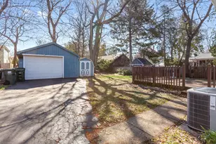 339 N Hale St, Palatine, IL 60067 - Photo 18