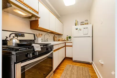 725 W Sheridan Road #502, Chicago, IL 60613 - Photo 2