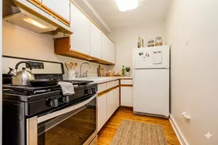 725 W Sheridan Rd, Chicago, IL 60613 - Photo 2