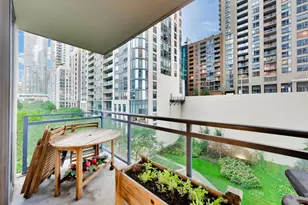 201 N Westshore Dr, Chicago, IL 60601 - Photo 28