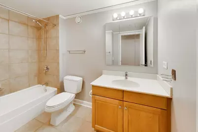 201 N Westshore Drive #407, Chicago, IL 60601 - Photo 26
