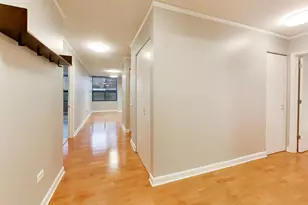 201 N Westshore Dr, Chicago, IL 60601 - Photo 6