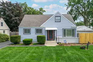 639 N Edgewood Ave, Lombard, IL 60148 - Photo 1
