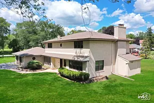124 E Monterey Ave, Schaumburg, IL 60193 - Photo 2