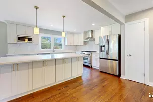 124 E Monterey Ave, Schaumburg, IL 60193 - Photo 6