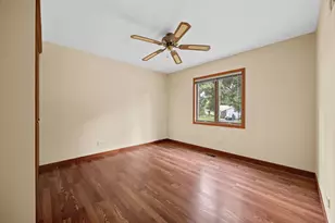 1017 N Timberlea Dr, Palatine, IL 60067 - Photo 24