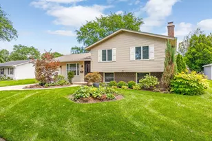 1017 N Timberlea Dr, Palatine, IL 60067 - Photo 4