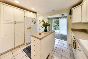 976 Highland Ave, Glen Ellyn, IL 60137 - Photo 16