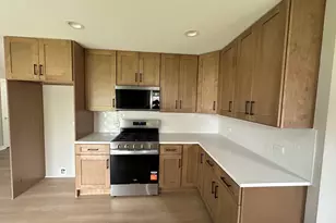 38 Evergreen St, Elk Grove Village, IL 60007 - Photo 4
