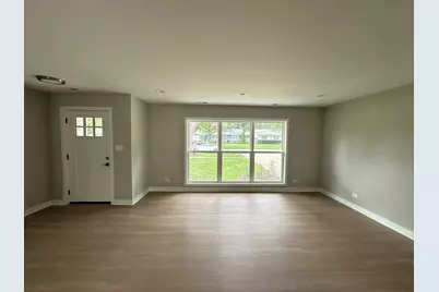 38 Evergreen Street, Elk Grove Village, IL 60007 - Photo 6
