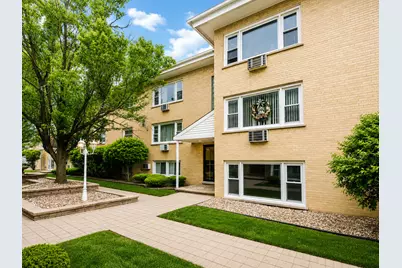 6634 W 95th Street #1D, Oak Lawn, IL 60453 - Photo 1