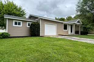300 W Alabama Ave, Casey, IL 62420 - Photo 2