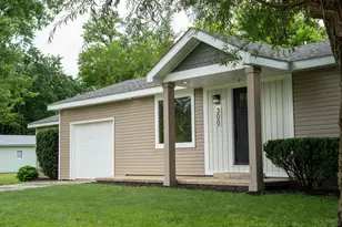300 W Alabama Ave, Casey, IL 62420 - Photo 4