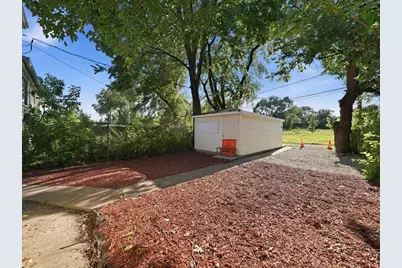 10560 S Edbrooke Avenue, Chicago, IL 60628 - Photo 16