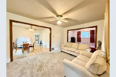 319 Oak Street, Elgin, IL 60123 - Photo 8
