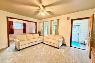 319 Oak St, Elgin, IL 60123 - Photo 6