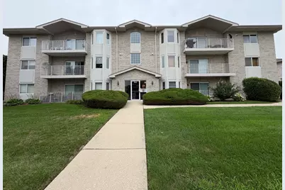 717 N 5th Avenue #101, Addison, IL 60101 - Photo 4