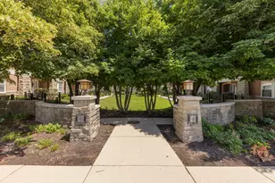 231 N West St, Wheaton, IL 60187 - Photo 22