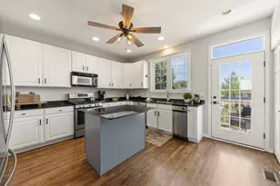 231 N West St, Wheaton, IL 60187 - Photo 4