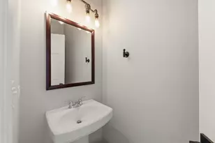 231 N West St, Wheaton, IL 60187 - Photo 8