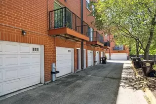 346 E 25th Pl, Chicago, IL 60616 - Photo 16