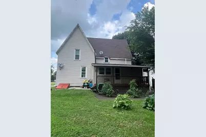 623 E 3rd Street, Kewanee, IL 61443 - Photo 2