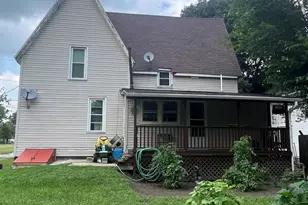 623 E 3rd St, Kewanee, IL 61443 - Photo 2