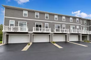 2031 Sequoia Ave, Mundelein, IL 60060 - Photo 4