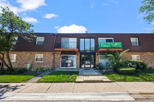 765 Grove Dr, Buffalo Grove, IL 60089 - Photo 1