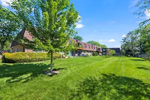 765 Grove Dr, Buffalo Grove, IL 60089 - Photo 16