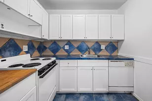 765 Grove Dr, Buffalo Grove, IL 60089 - Photo 10
