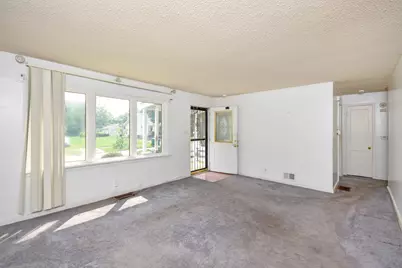 1016 W King Street, Decatur, IL 62522 - Photo 6
