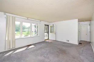 1016 W King St, Decatur, IL 62522 - Photo 6