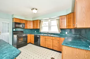 1016 W King St, Decatur, IL 62522 - Photo 10