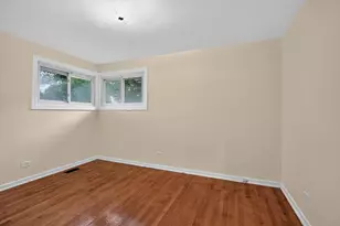 9231 N Lowell Ave, Skokie, IL 60076 - Photo 12